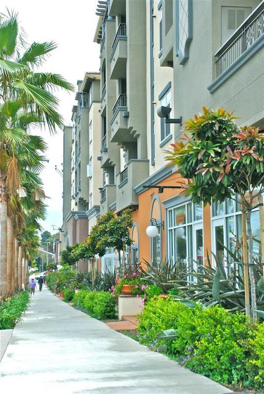 Playa Del Oro Apartments - Los Angeles — Photos 2